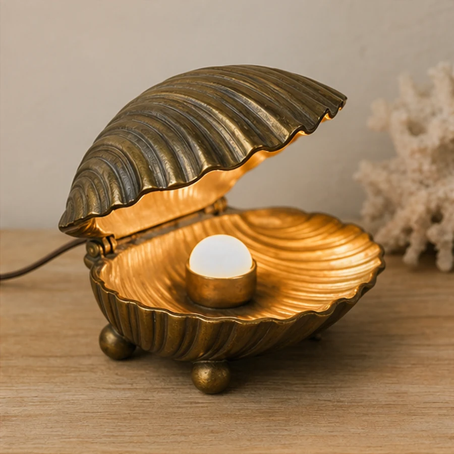 Brass Clam Shell Lamp
